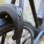 Cet antivol de cadre intelligent pour vélo intègre un GPS