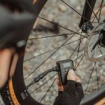 Mini pompe électrique Topeak | JE SUIS A VELO
