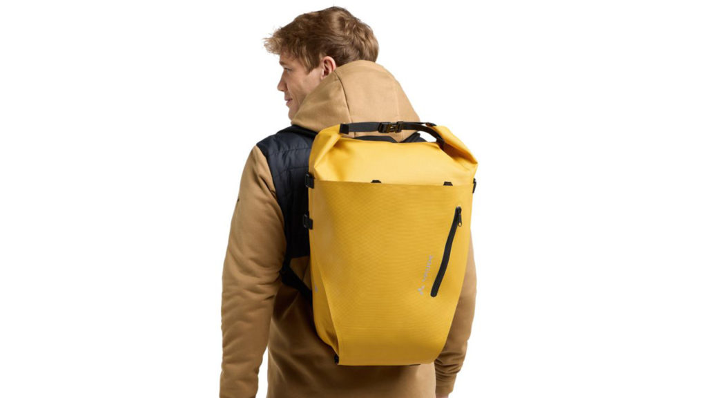 sac-a-dos-sacoche-velo-433eem.jpg Vaude Transformer 2en1 : sac à dos ou sacoche de vélo, au choix – Image 1