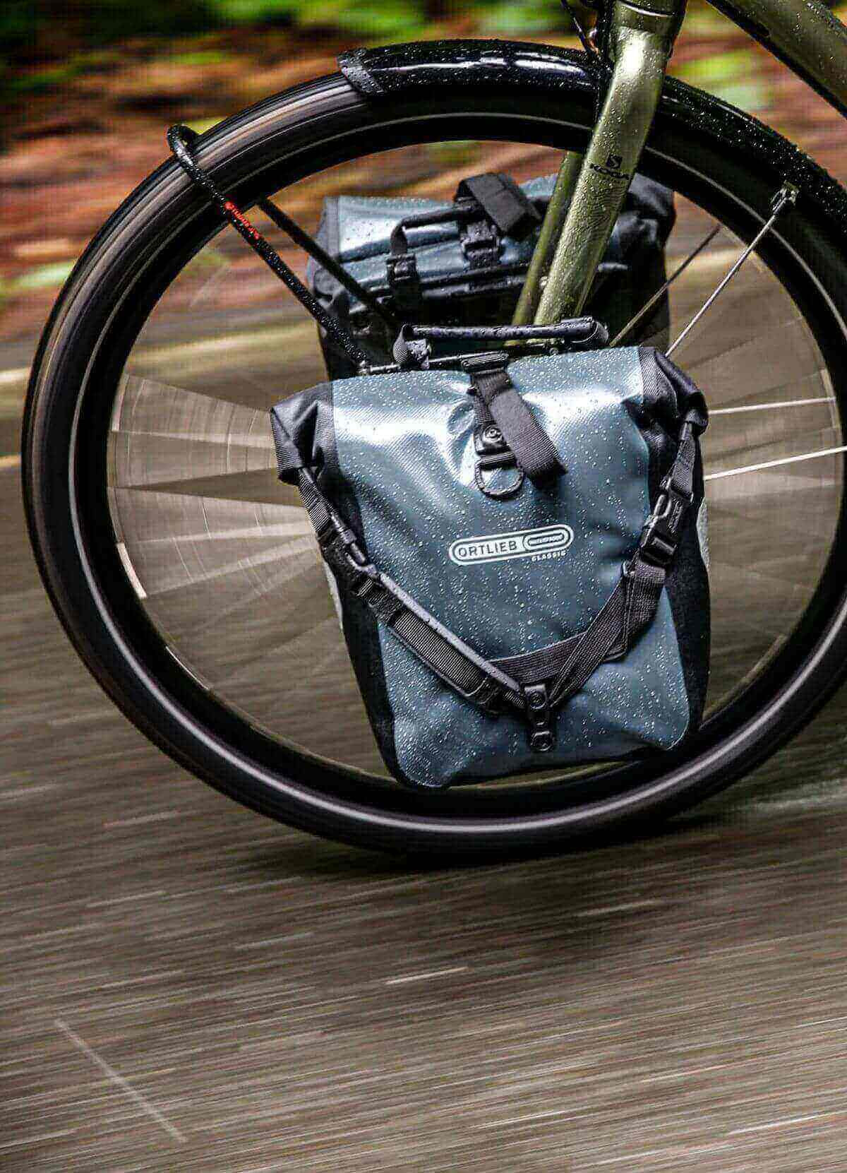 sacoche-avant-velo-564mcu-1.jpg Paire de sacoches Classic Ortlieb | JE SUIS À VÉLO – Image 1