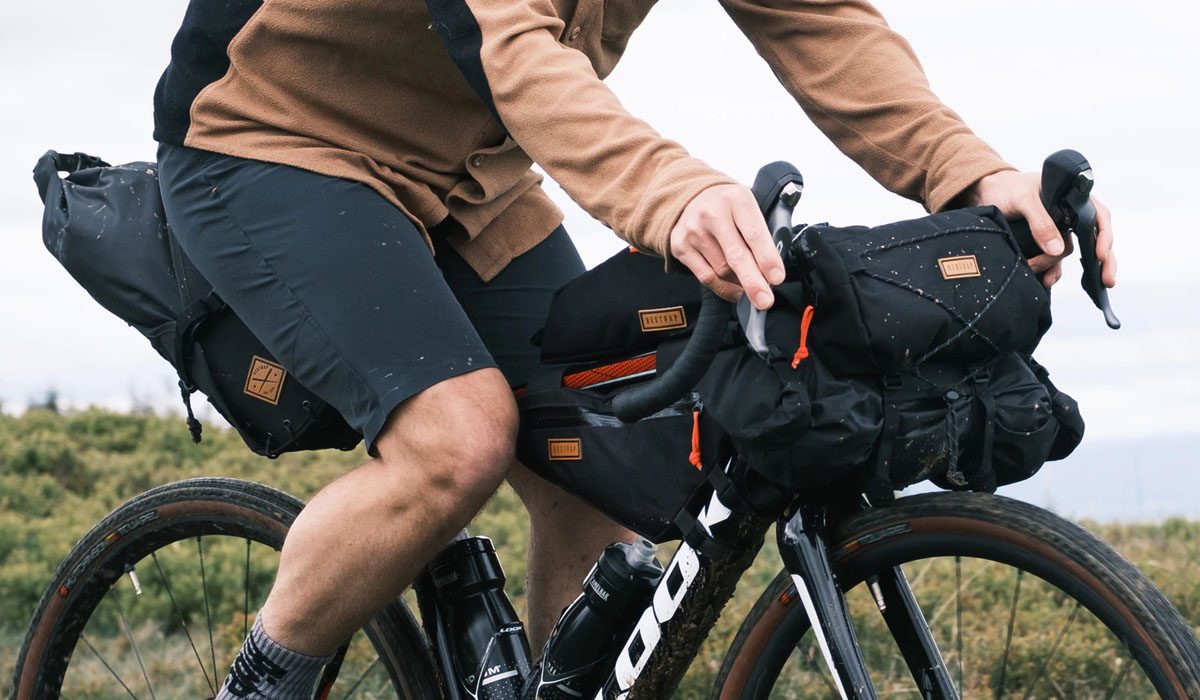 sacoche-bikepacking-220nsl-1.jpg Les meilleures sacoches bikepacking : ultra distance et voyage à vélo – Image 1