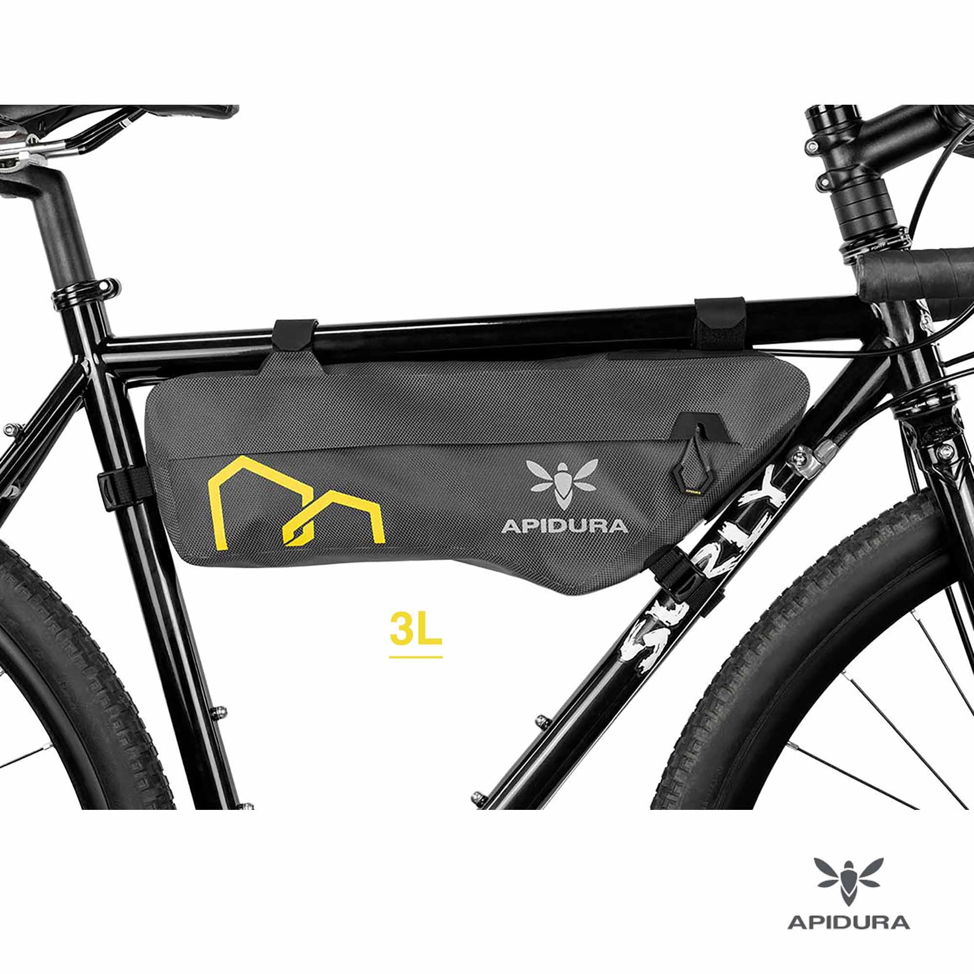 sacoche-bikepacking-335akz-1.jpg Sacoche de cadre Bikepacking APIDURA Expedition Compact Frame Pack Dry 3/4,5/5,3L – Image 1
