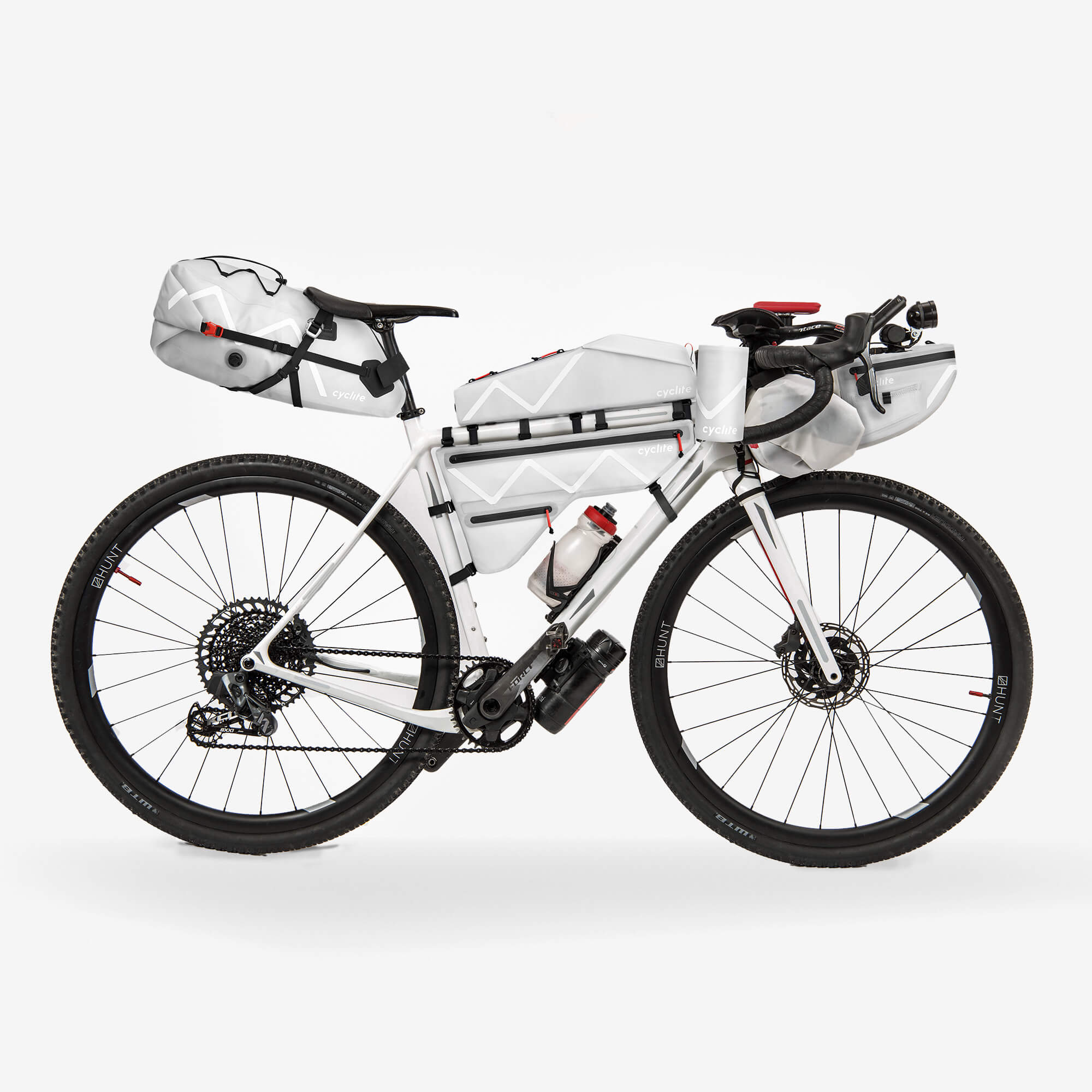 sacoche-bikepacking-672hdw-1.jpg Set de sacoches bikepacking – Setup complet ultra léger | CYCLITE – Image 1