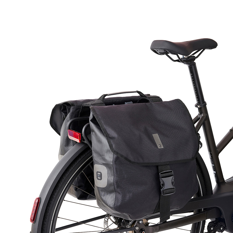 sacoche-porte-bagage-velo-853uah.jpg Test – Sacoche double 540 pour porte bagages, un basique de plus chez Decathlon Transition Vélo – Image 1