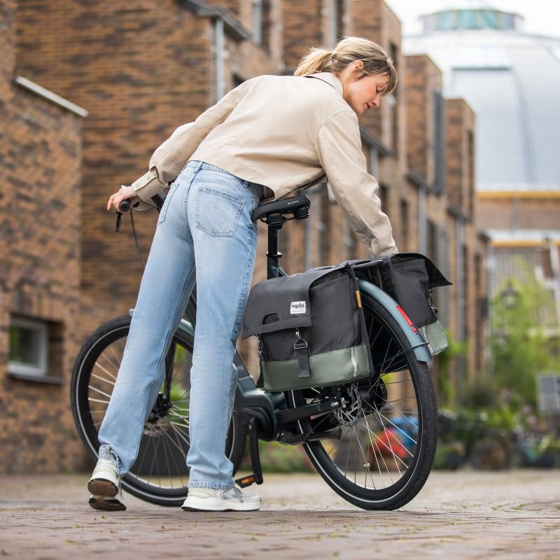 sacoche-velo-electrique-018xtm.jpg Sacoche Vélo Électrique Élégance et Praticité pour vos Déplacements – Image 1