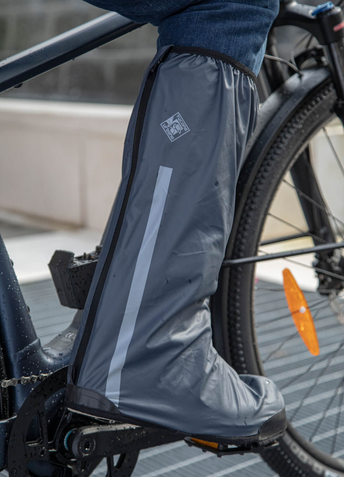 sur-chaussure-velo-647kkp-1.jpg Couvre chaussure imperméable Tucano Urbano | JE SUIS À VÉLO – Image 1